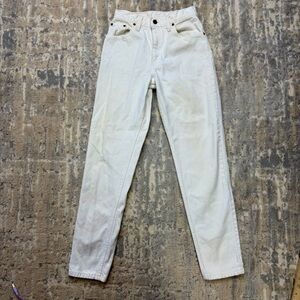 Vintage 1995 Levi’s 550 White denim Jeans Relaxed fit Taped Leg size 5 USA